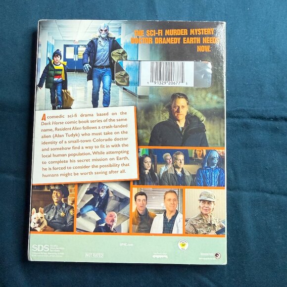Resident Alien - Season One - Blue-ray - Picture 3 of 3